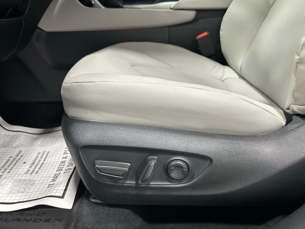 used 2025 Toyota Grand Highlander car