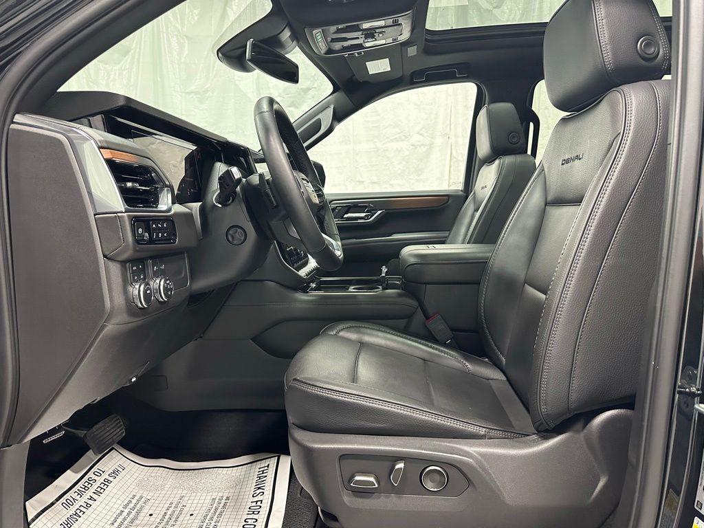 used 2025 GMC Yukon XL car, priced at $68,995