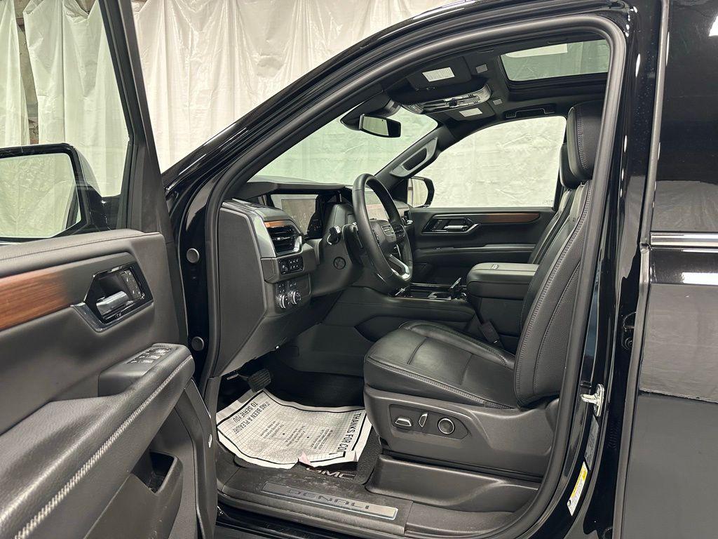 used 2025 GMC Yukon XL car, priced at $68,995