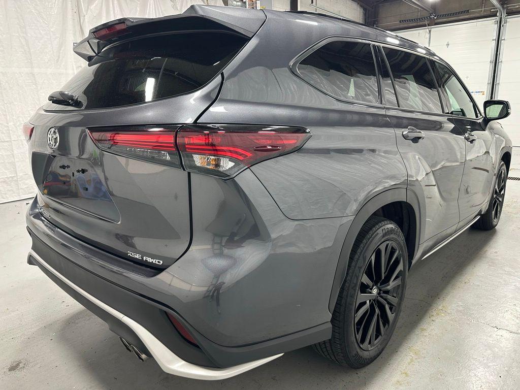 used 2025 Toyota Highlander car, priced at $46,495