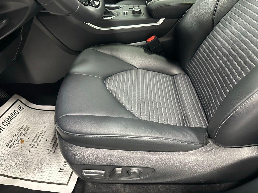 used 2025 Toyota Highlander car, priced at $46,495