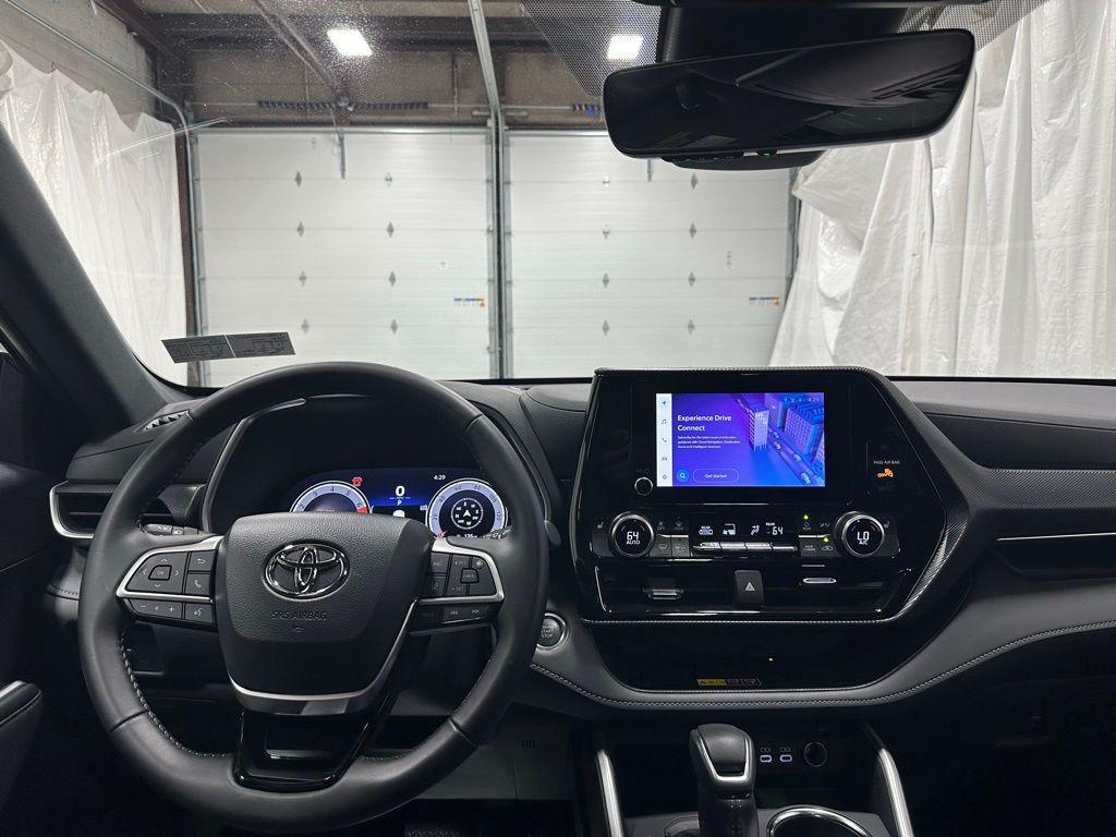 used 2025 Toyota Highlander car, priced at $46,495
