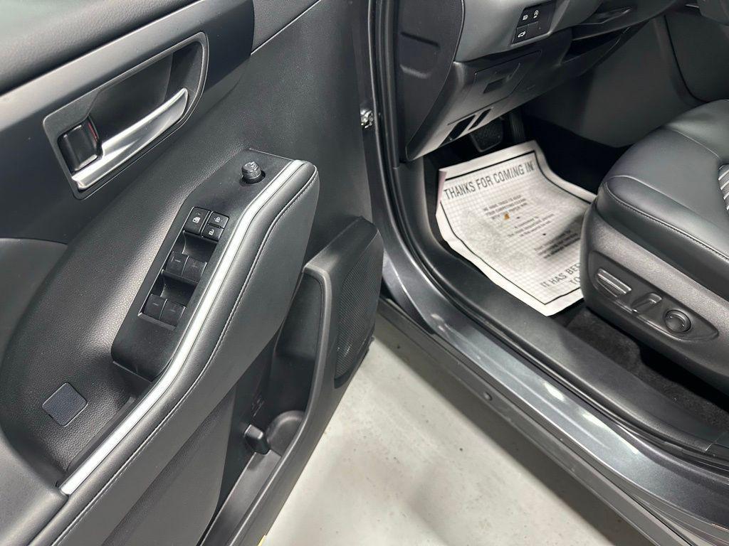 used 2025 Toyota Highlander car, priced at $46,495