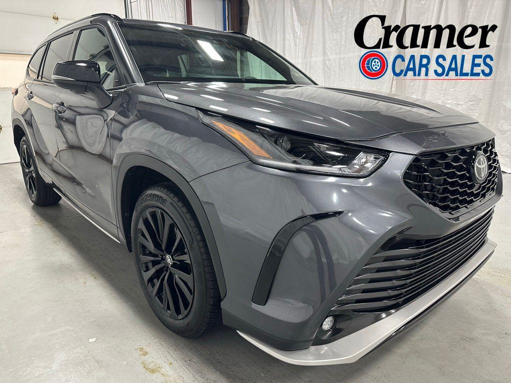 used 2025 Toyota Highlander car, priced at $46,495