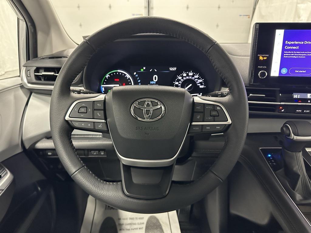 used 2025 Toyota Sienna car