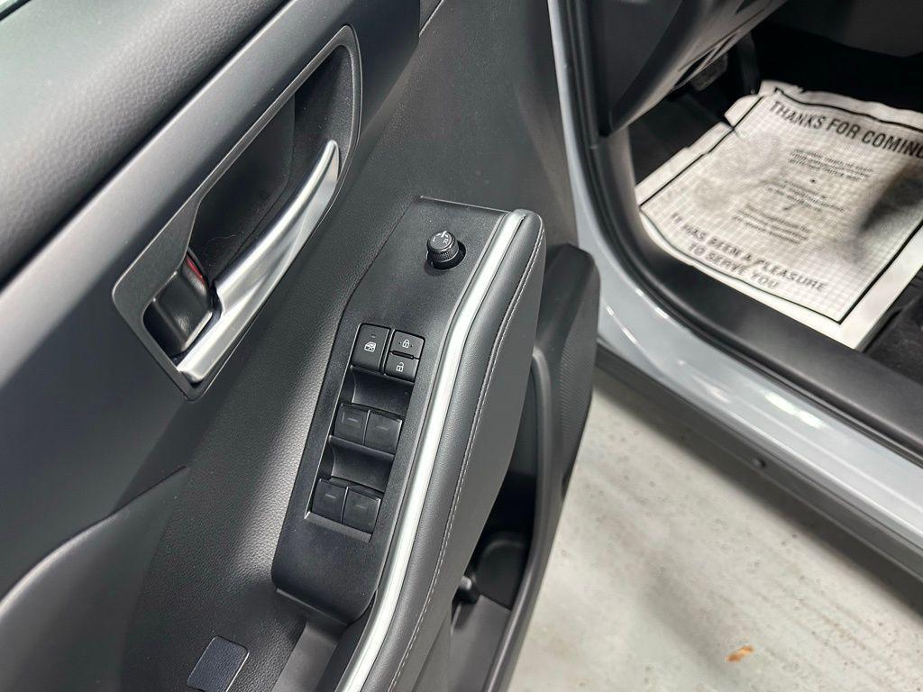 used 2025 Toyota Highlander car, priced at $43,995