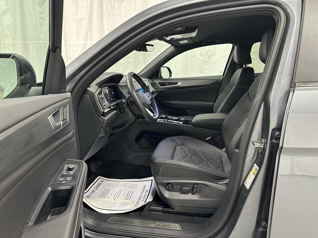used 2025 Volkswagen Atlas Cross Sport car, priced at $32,295