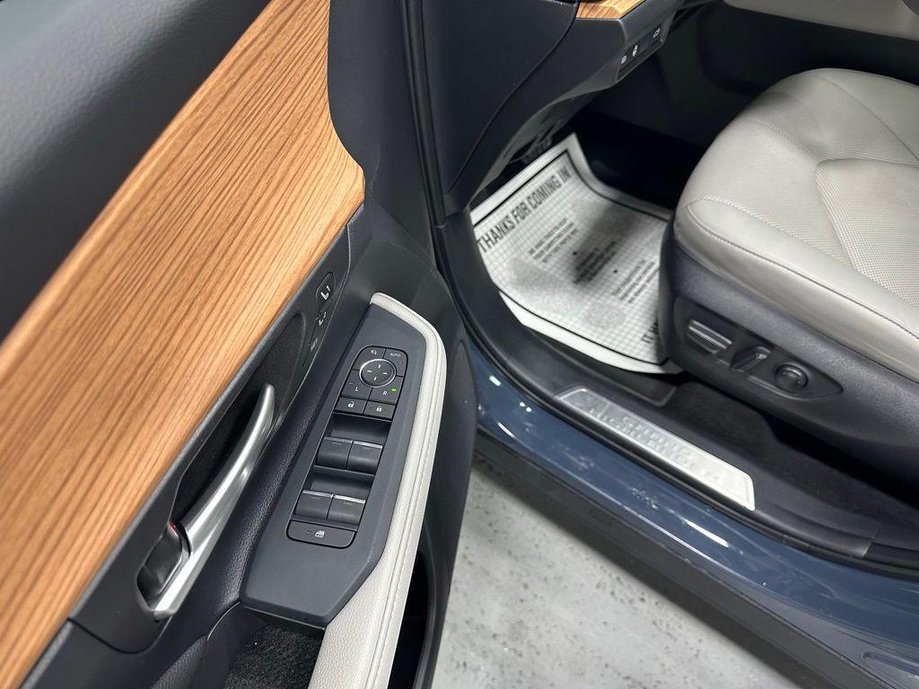 used 2025 Toyota Grand Highlander car, priced at $47,495