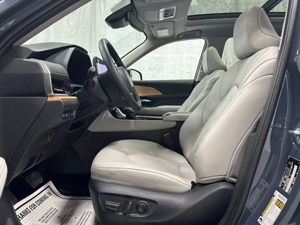 used 2025 Toyota Grand Highlander car, priced at $47,495