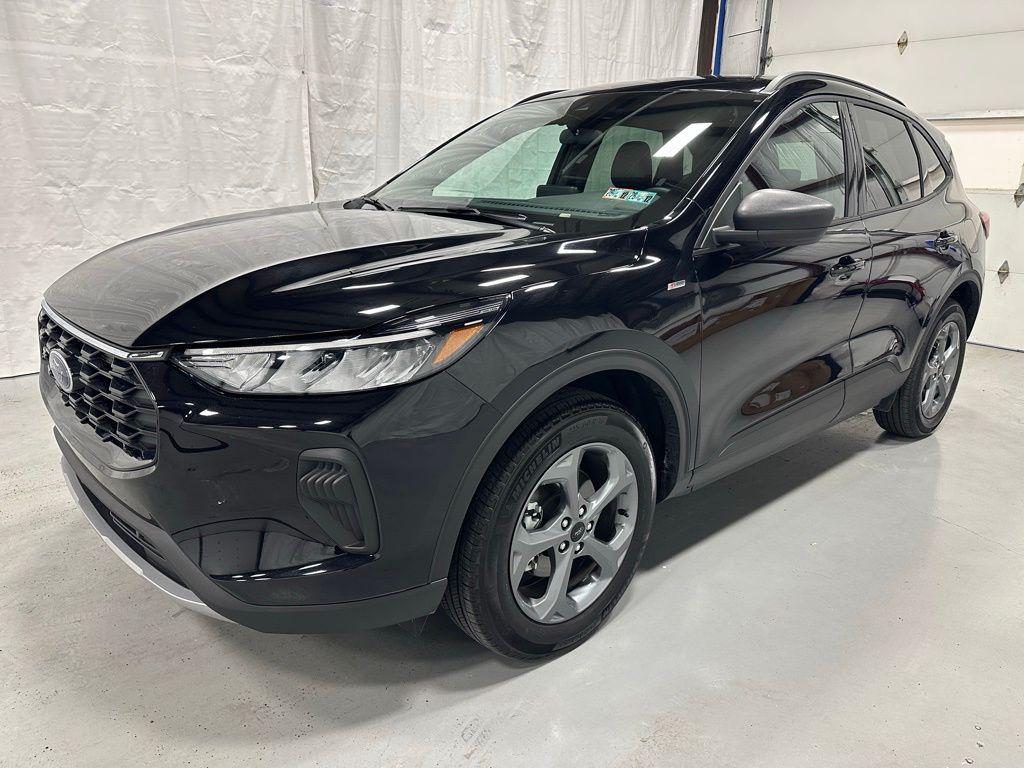 used 2025 Ford Escape car, priced at $25,495