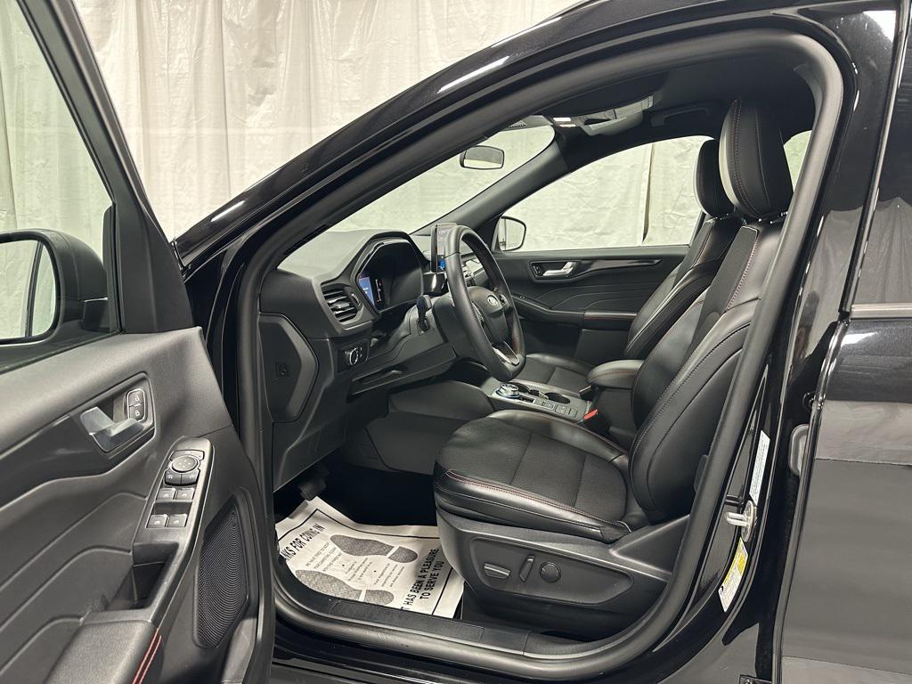 used 2025 Ford Escape car, priced at $25,495