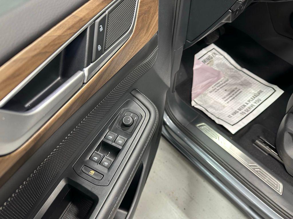 used 2025 Volkswagen Atlas car