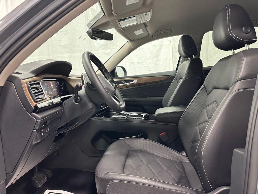 used 2025 Volkswagen Atlas car