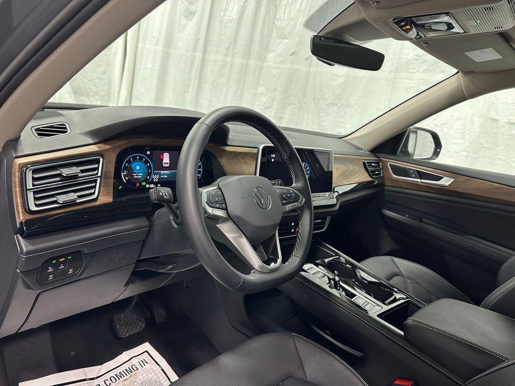 used 2025 Volkswagen Atlas car