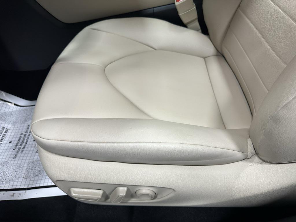 used 2025 Toyota Highlander car, priced at $40,995