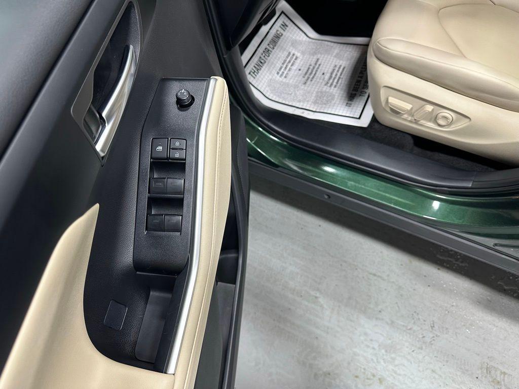 used 2025 Toyota Highlander car, priced at $40,995