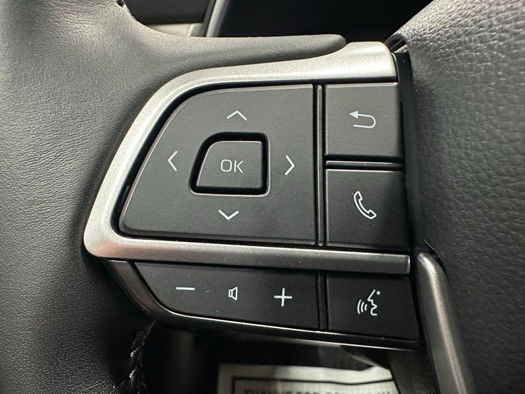 used 2025 Toyota Highlander car, priced at $40,995