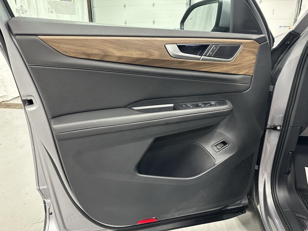 used 2025 Volkswagen Atlas car, priced at $32,495