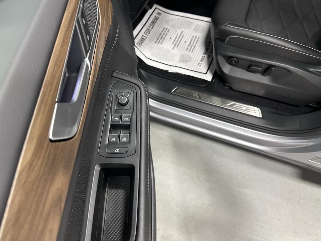 used 2025 Volkswagen Atlas car, priced at $32,495