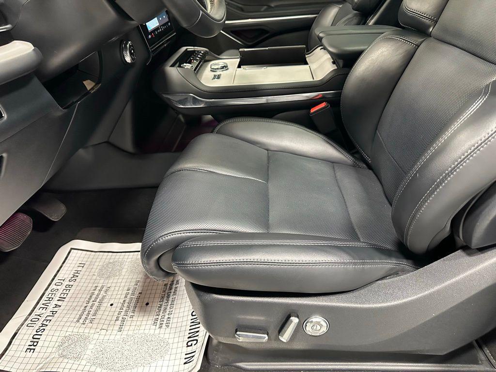 used 2025 Lincoln Navigator car, priced at $84,485