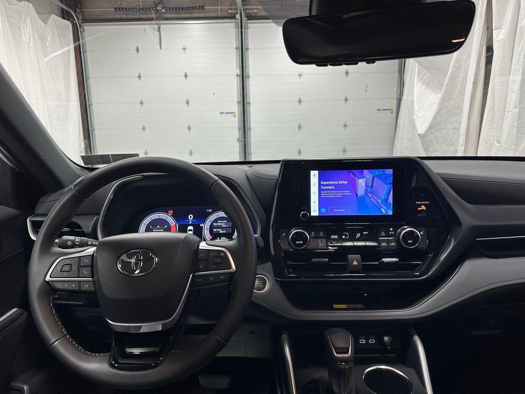 used 2025 Toyota Highlander car, priced at $44,995