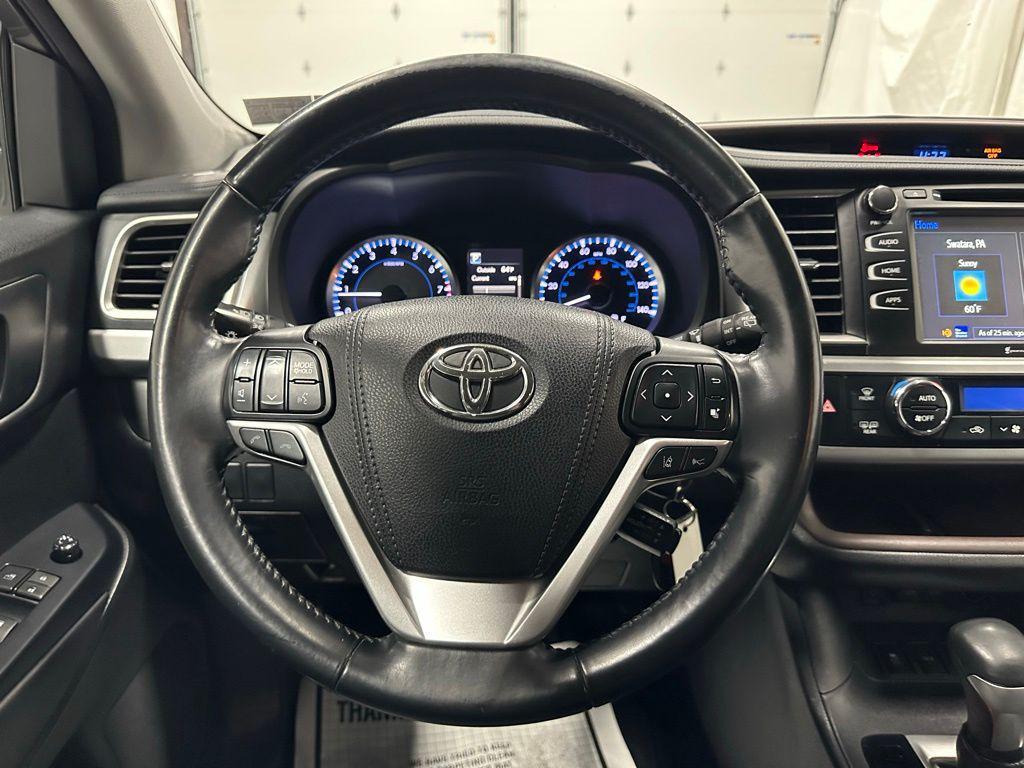 used 2018 Toyota Highlander car