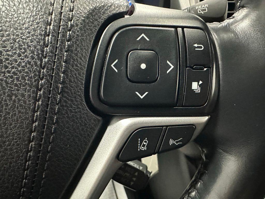 used 2018 Toyota Highlander car