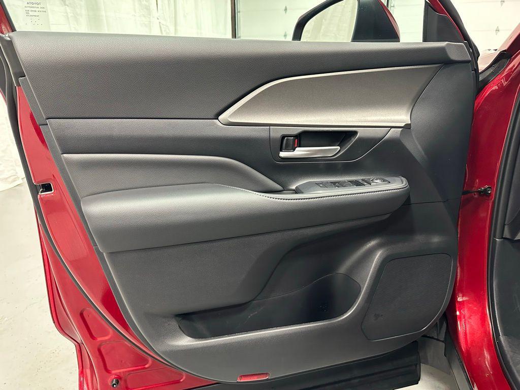 used 2025 Toyota Grand Highlander car