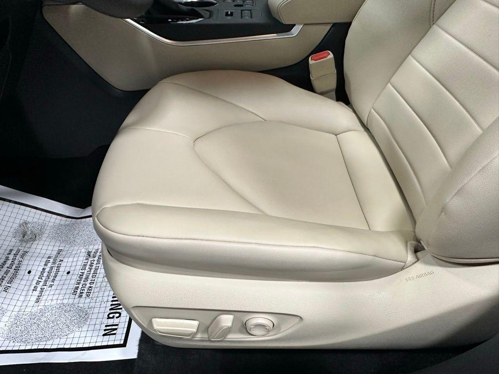 used 2025 Toyota Highlander car, priced at $42,995