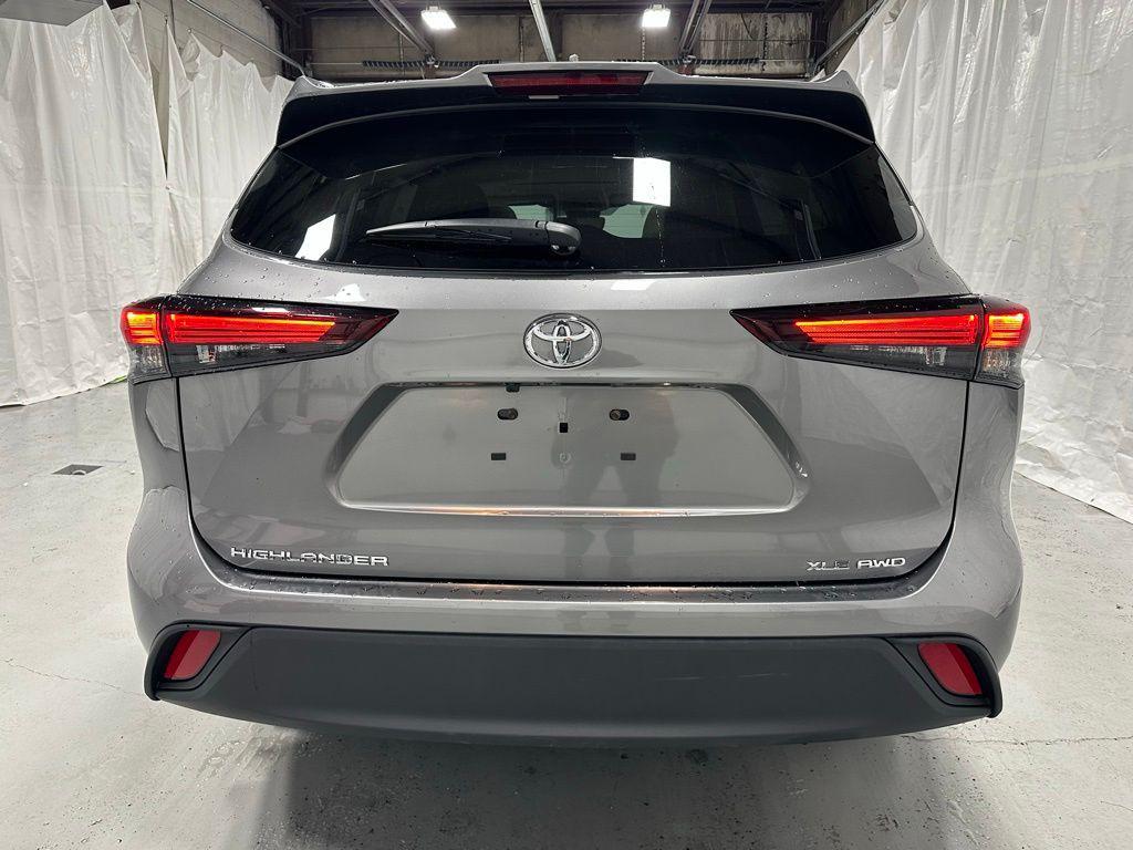 used 2025 Toyota Highlander car, priced at $42,995