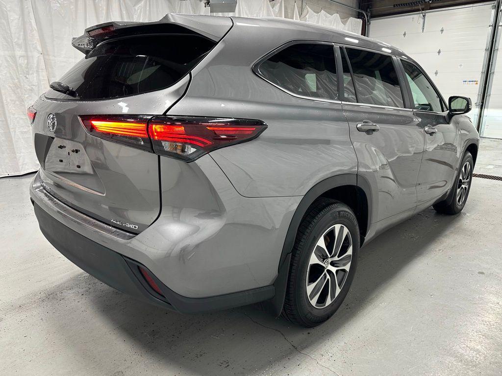 used 2025 Toyota Highlander car, priced at $42,995