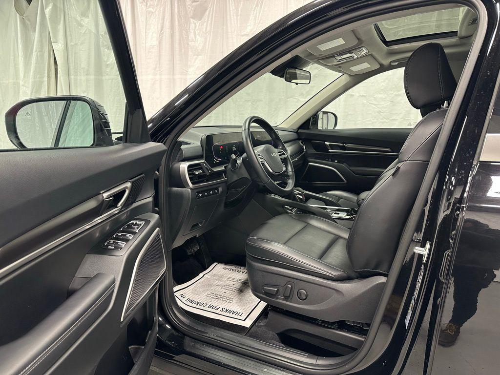 used 2025 Kia Telluride car, priced at $33,995