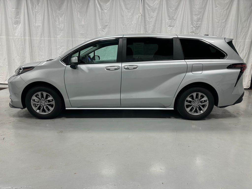 used 2025 Toyota Sienna car, priced at $37,995