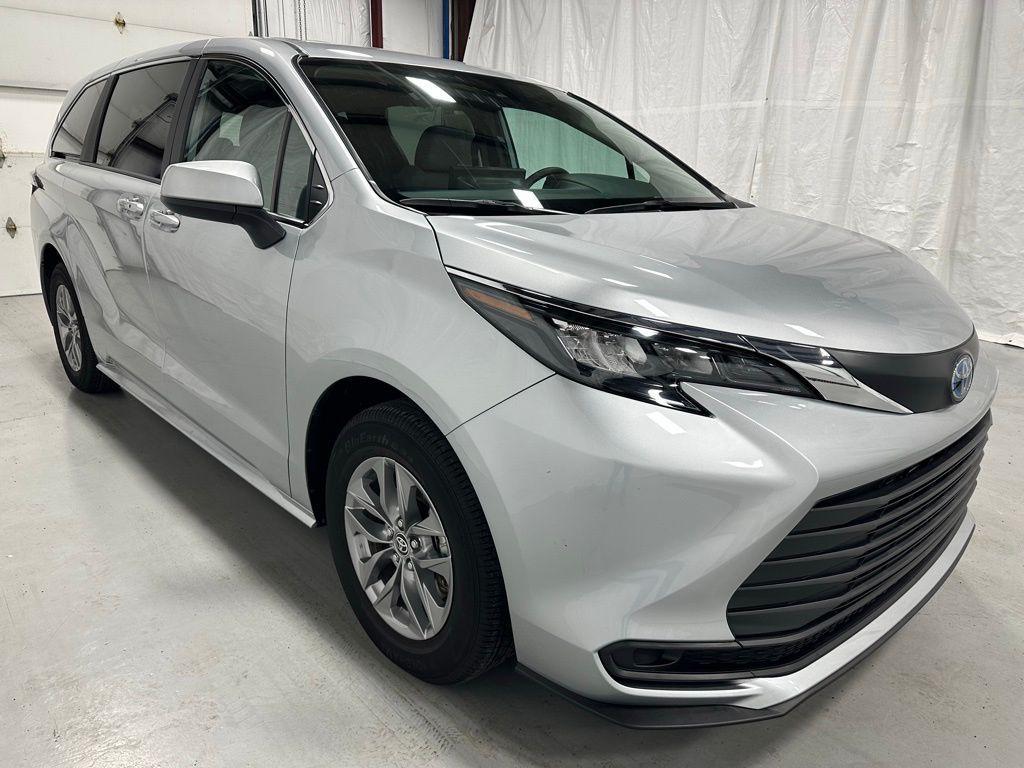 used 2025 Toyota Sienna car, priced at $37,995