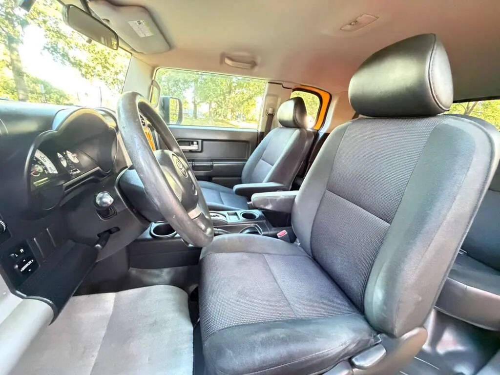 used 2007 Toyota FJ Cruiser car, priced at $14,475