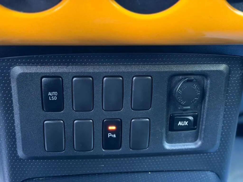 used 2007 Toyota FJ Cruiser car, priced at $14,475