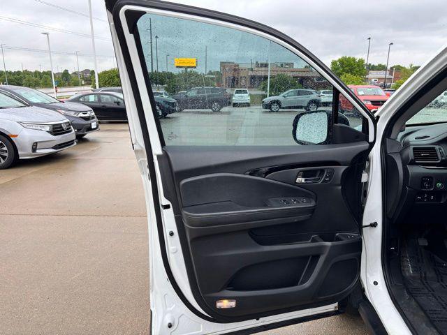 used 2021 Honda Pilot car, priced at $33,240