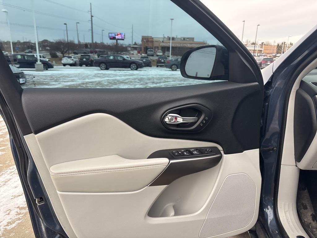 used 2020 Jeep Cherokee car, priced at $19,331