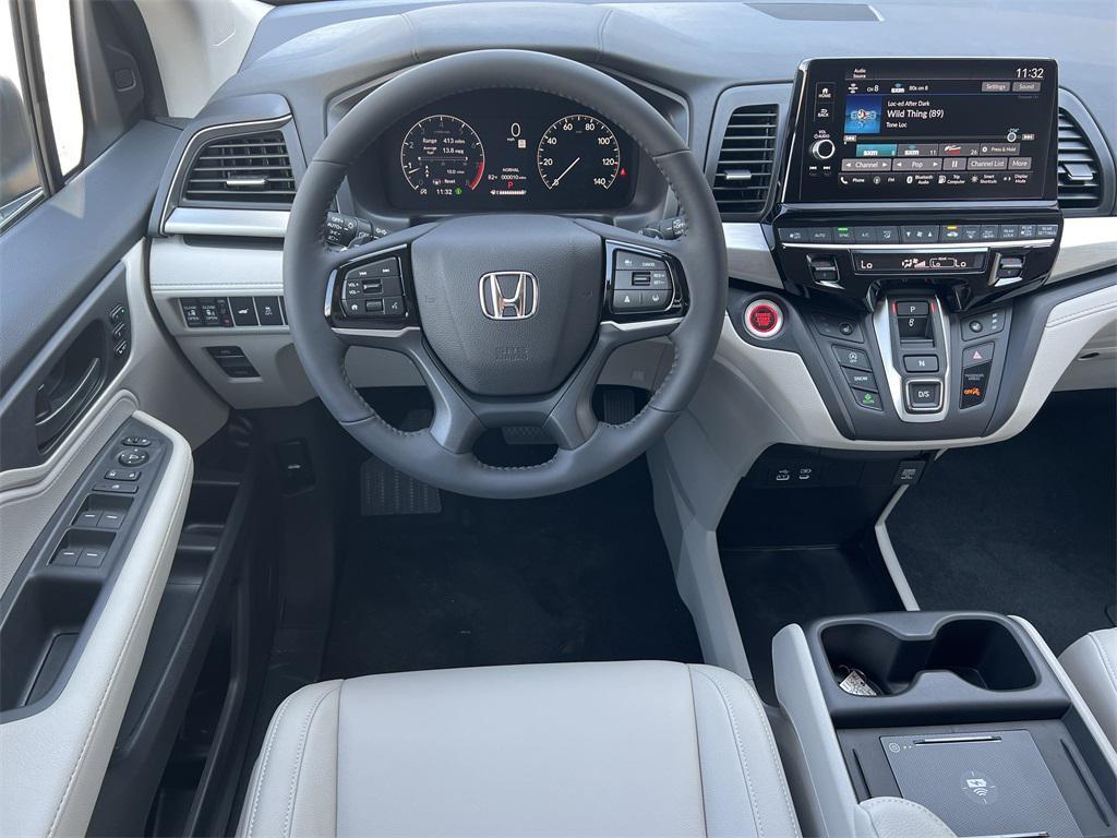 new 2026 Honda Odyssey car, priced at $44,290