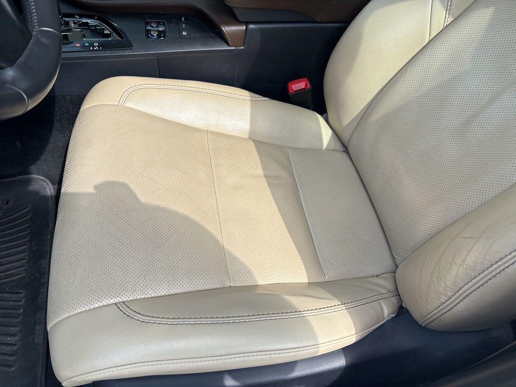 used 2013 Toyota Avalon Hybrid car, priced at $13,400