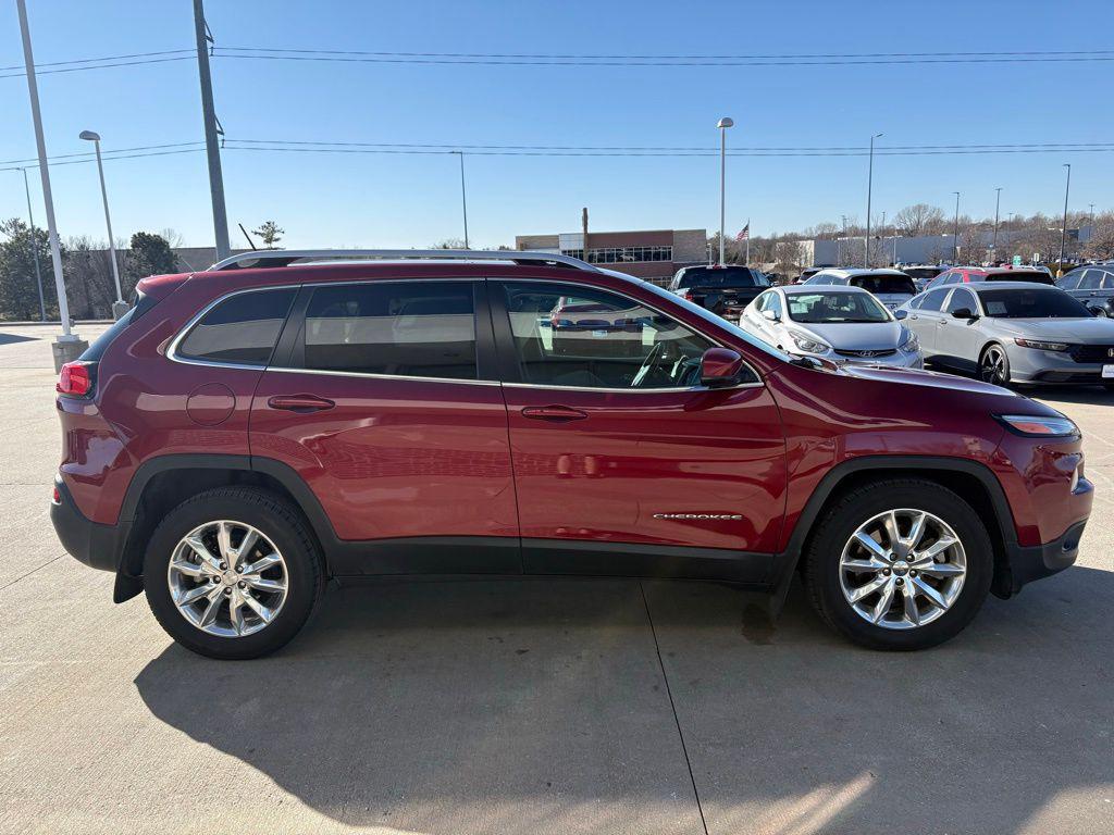 used 2015 Jeep Cherokee car, priced at $11,900