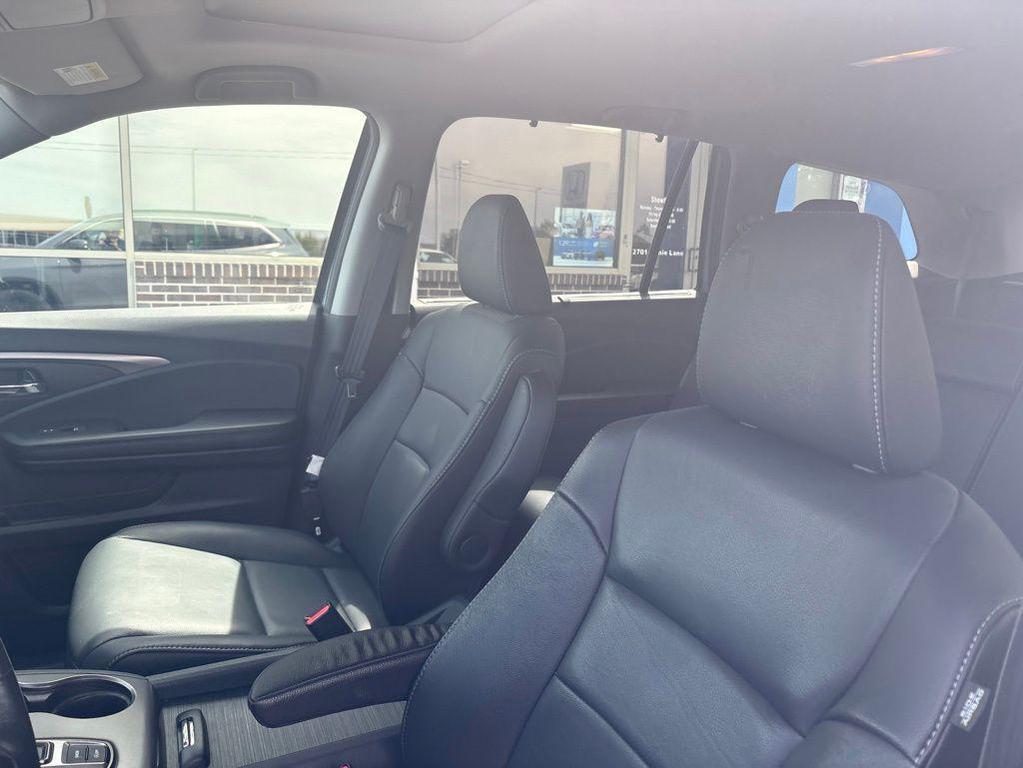 used 2022 Honda Pilot car, priced at $25,149