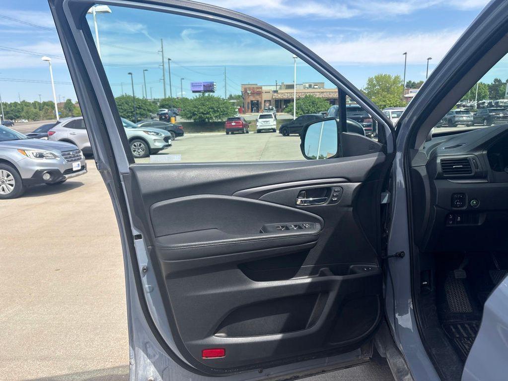 used 2022 Honda Pilot car, priced at $25,149