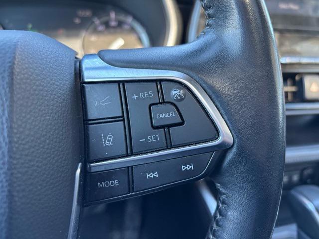 used 2020 Toyota Highlander car, priced at $24,300