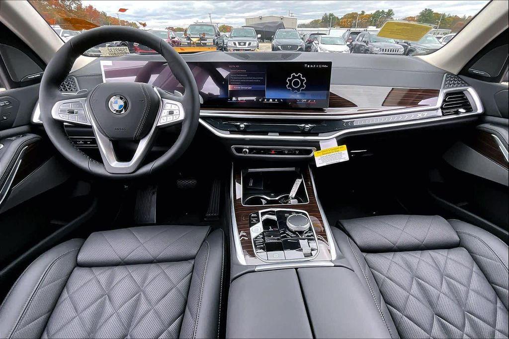 new 2026 BMW X7 car, priced at $93,625