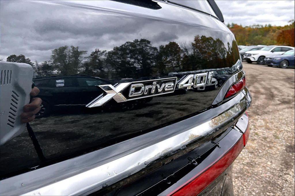 new 2026 BMW X7 car, priced at $93,625
