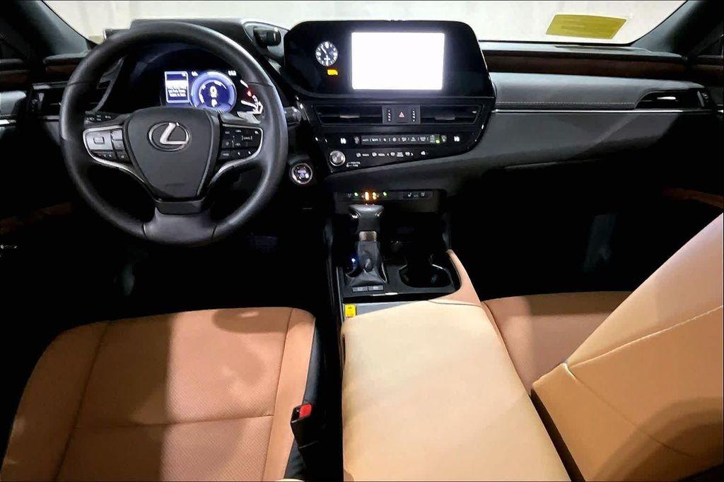 used 2024 Lexus ES 300h car, priced at $41,987