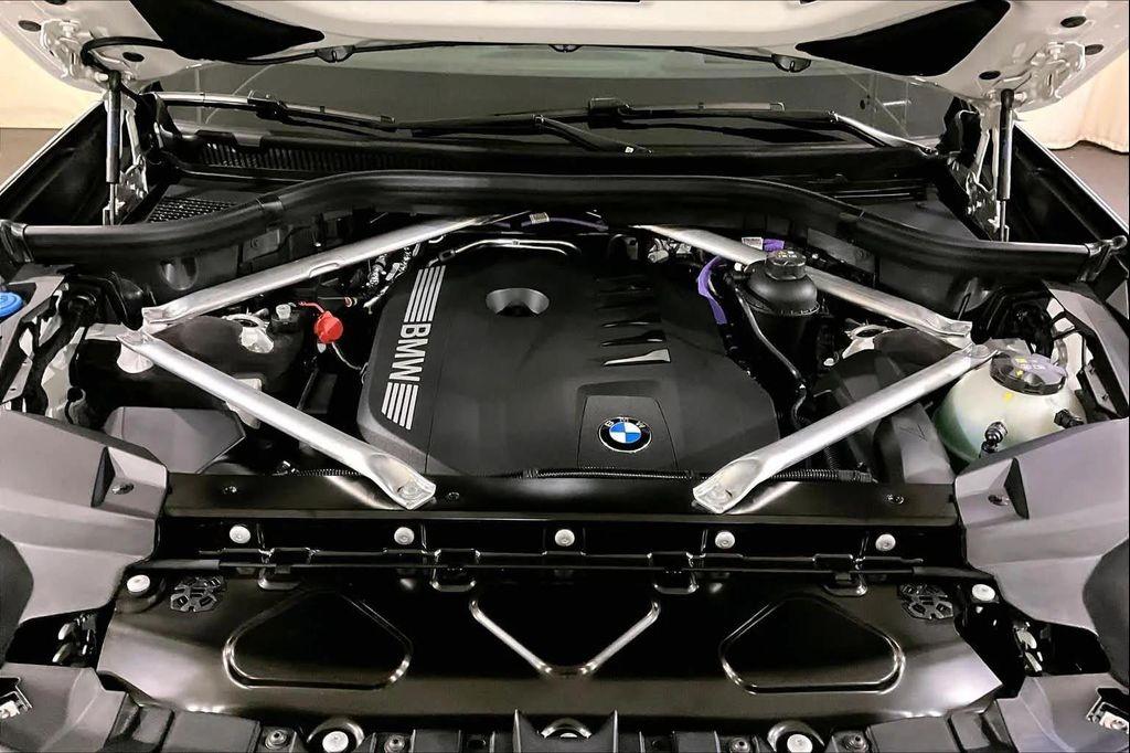 new 2026 BMW X7 car, priced at $99,105