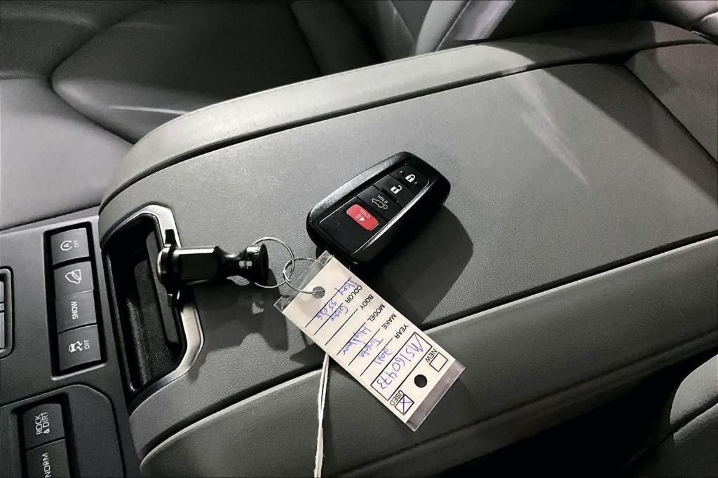 used 2021 Toyota Highlander car, priced at $29,987