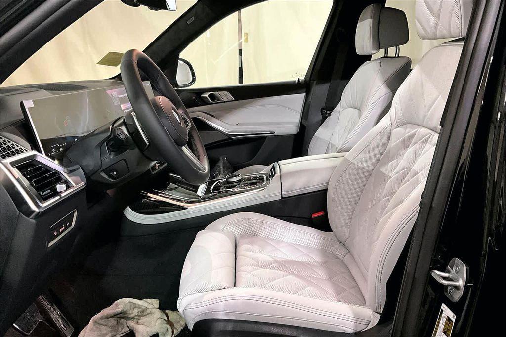 new 2026 BMW X7 car, priced at $98,450
